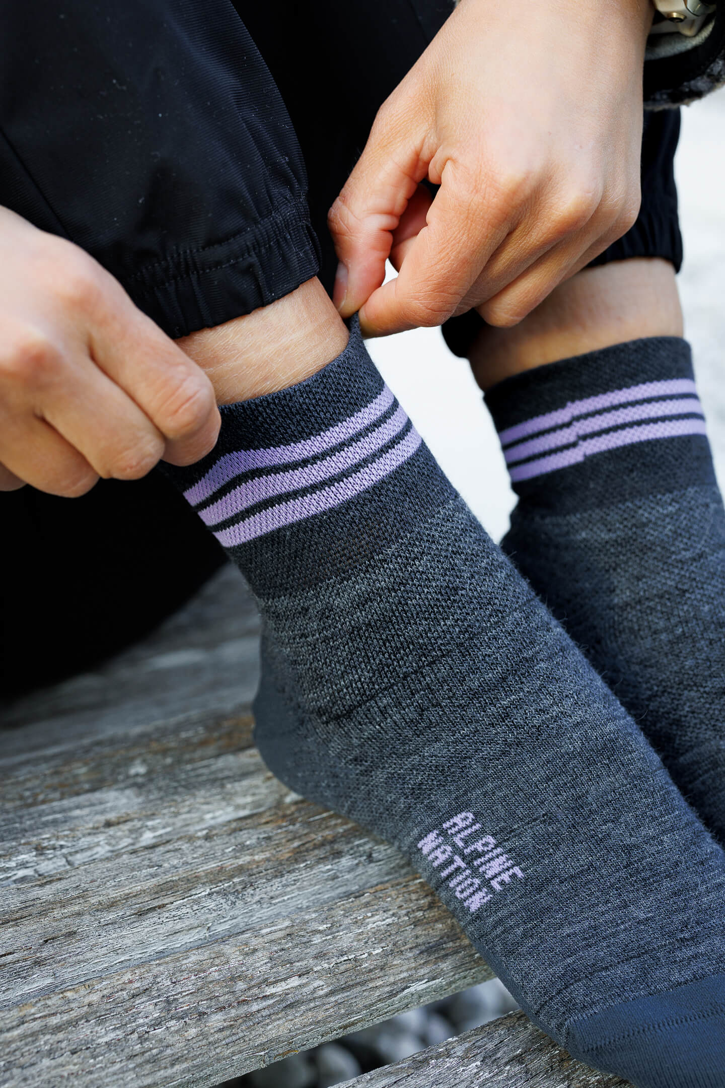 Seceda Light Merino Mid Crew Socks Iris