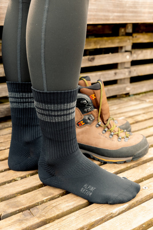 Summit Hike Crew Socks - Storm Grey