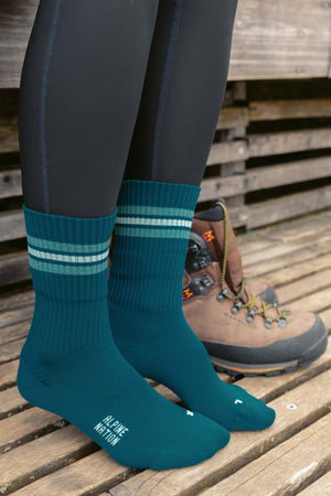 Summit Hike Crew Socks - Deep Ocean