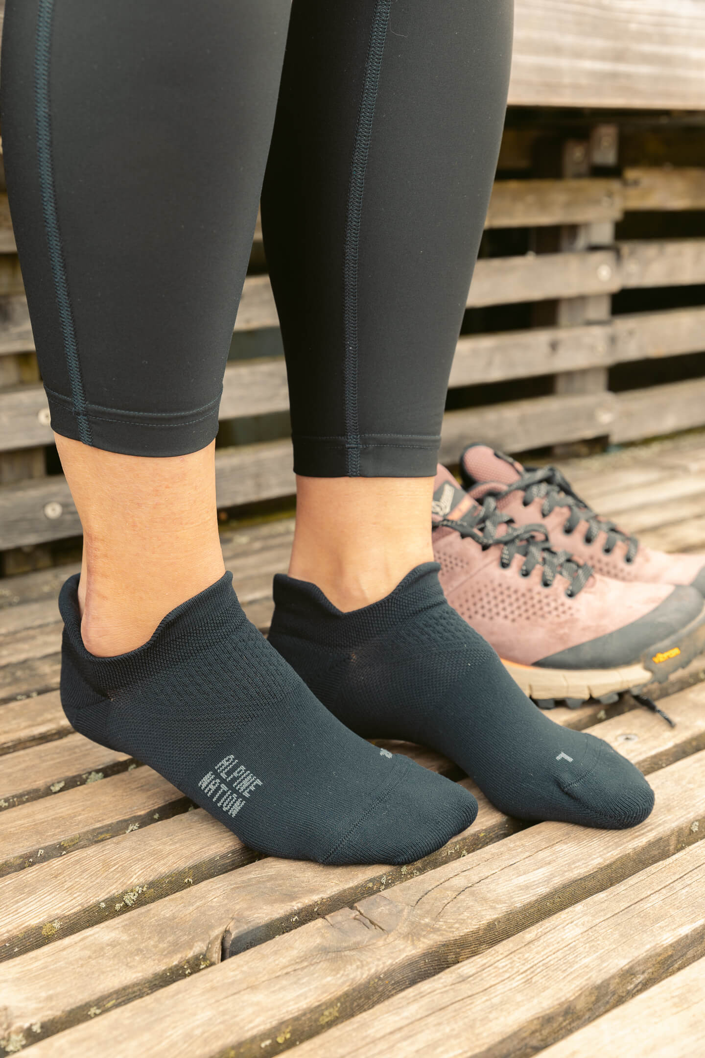 Summit Hike Low Ankle Socks - Midnight