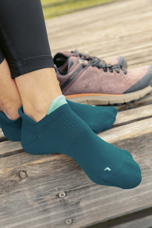 Summit Hike Low Ankle Socks - Deep Ocean