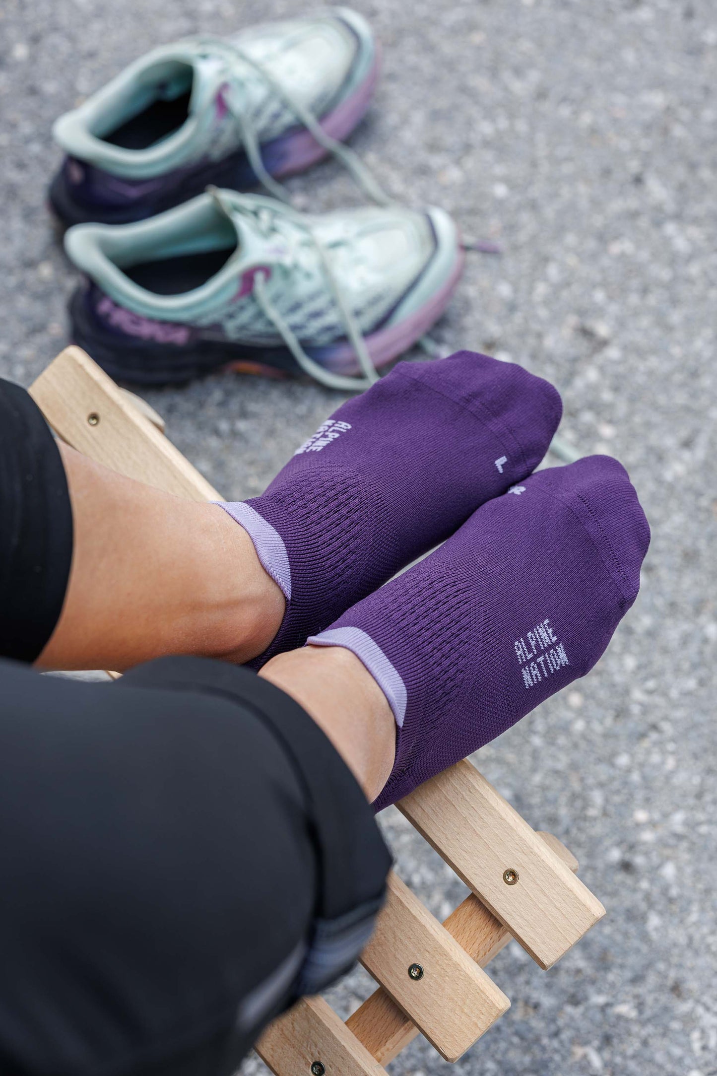 Summit Hike Low Ankle Socks - Violet