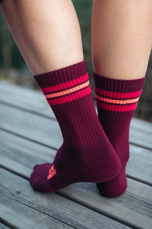 Summit Hike Crew Socks - Wild Berry