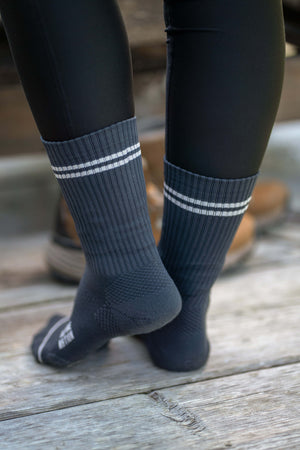 Summit Hike Crew Socks Graphite