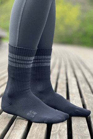 Summit Hike Crew Socks - Storm Grey